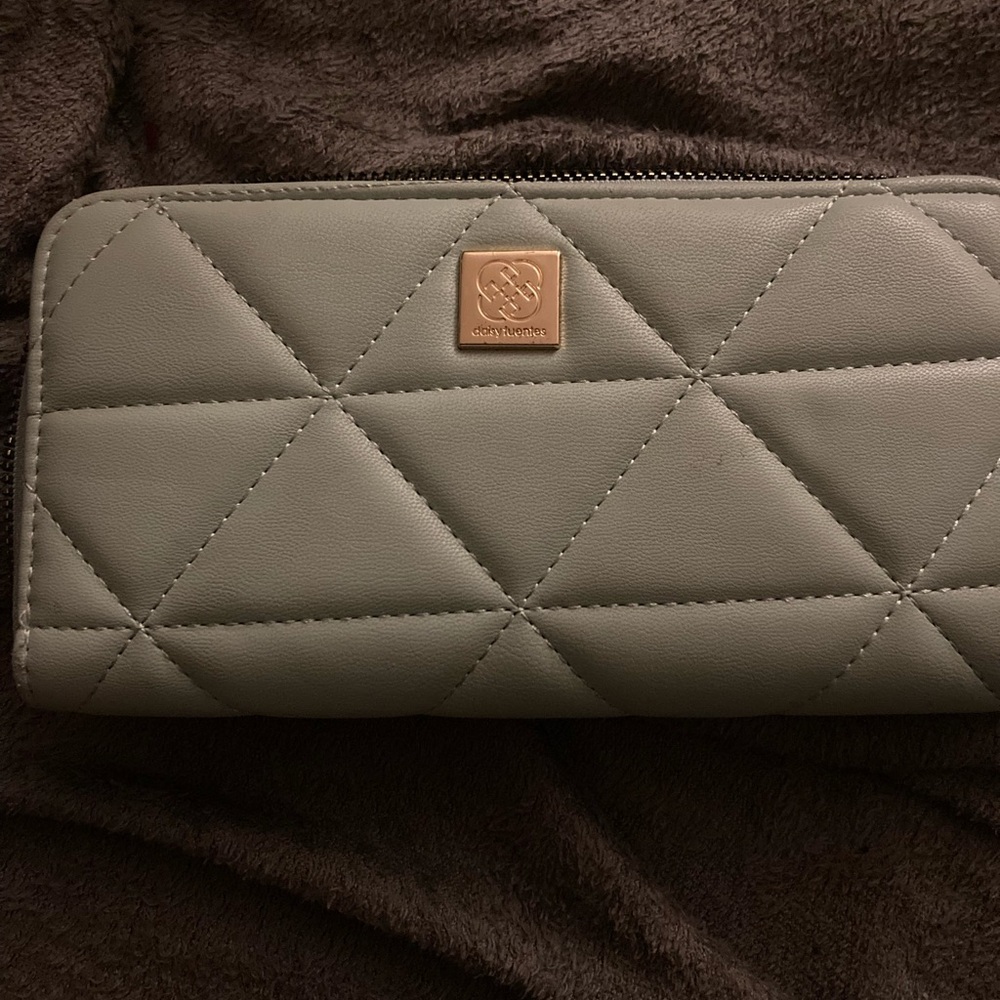 Mint colored daisy fuentes wallet